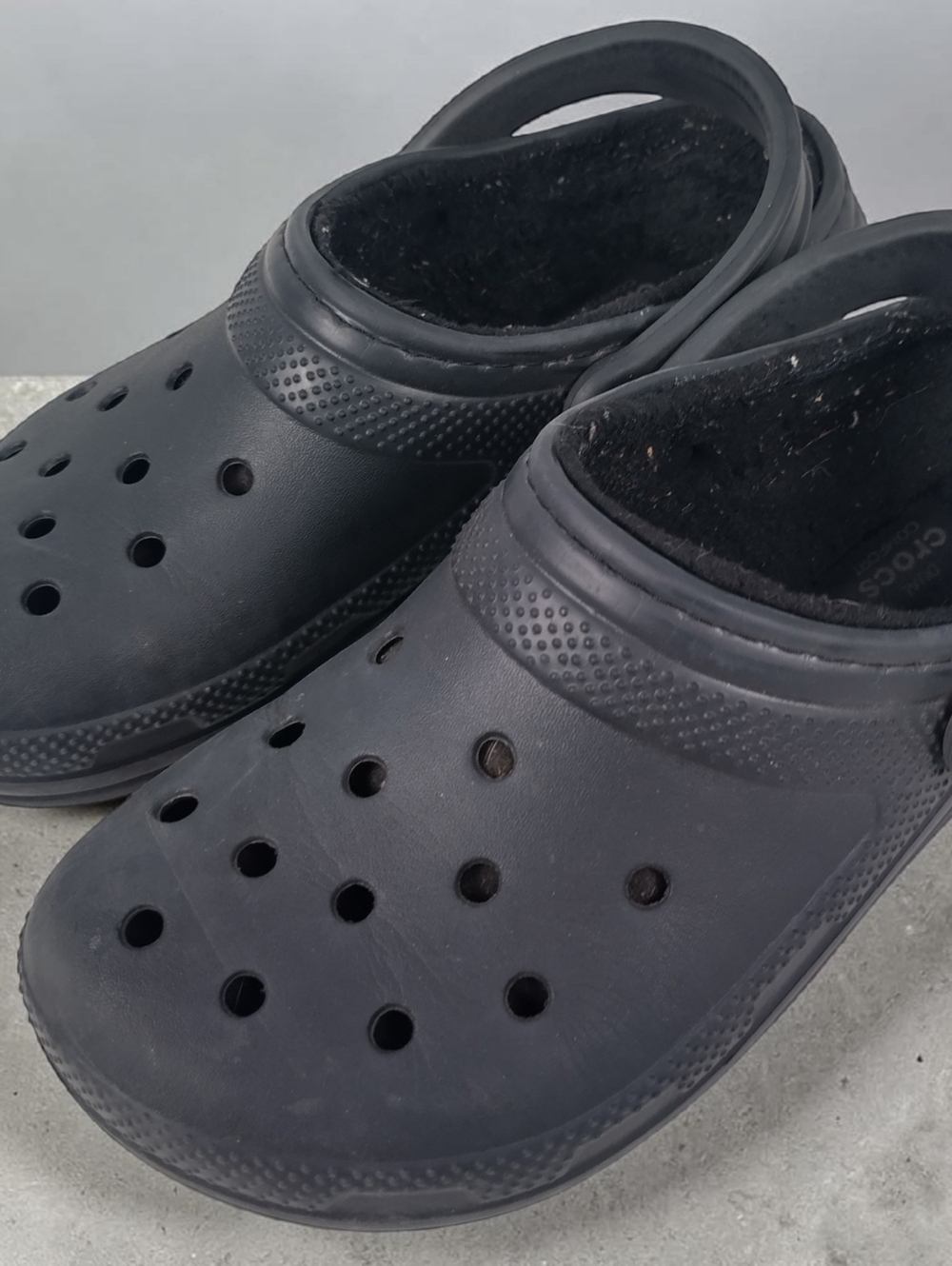Crocs Dual Men's Sz6 Womens Sz7 Comfort Faux Fur Lined Solid Black Classic Clog